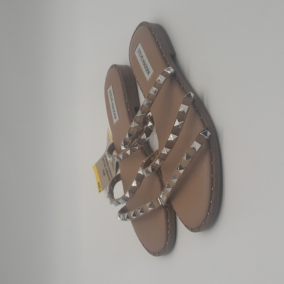 167- Steve Madden Slip-On 3 Studded Women’s Sandals Size 8 NWT - Picture 3 of 7